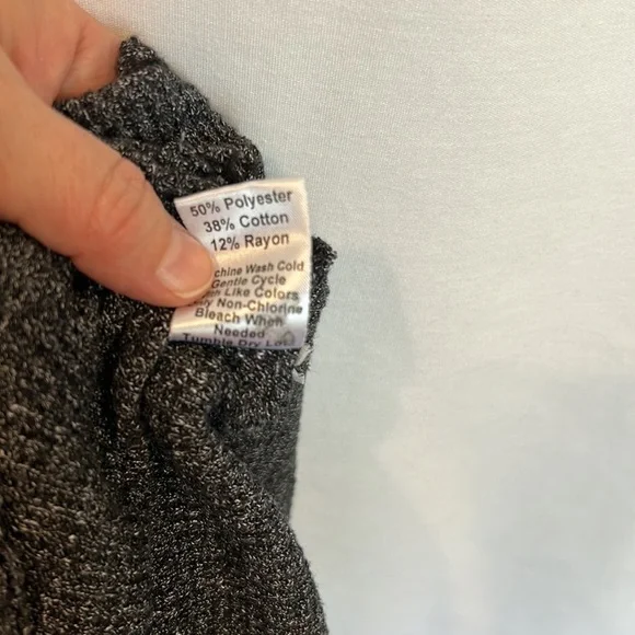 Wilt Gray Thermal Top Slightly Asymmetrical hem - Picture 5 of 5